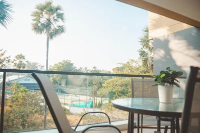 Deluxe-Apartment mit zwei Schlafzimmern und Balkon — Laguna Beachside residences apartamens, walking distance to the sea
